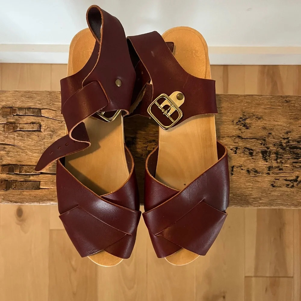 Bryr Emma Cross over Clog Sandals - Picture 2 of 4